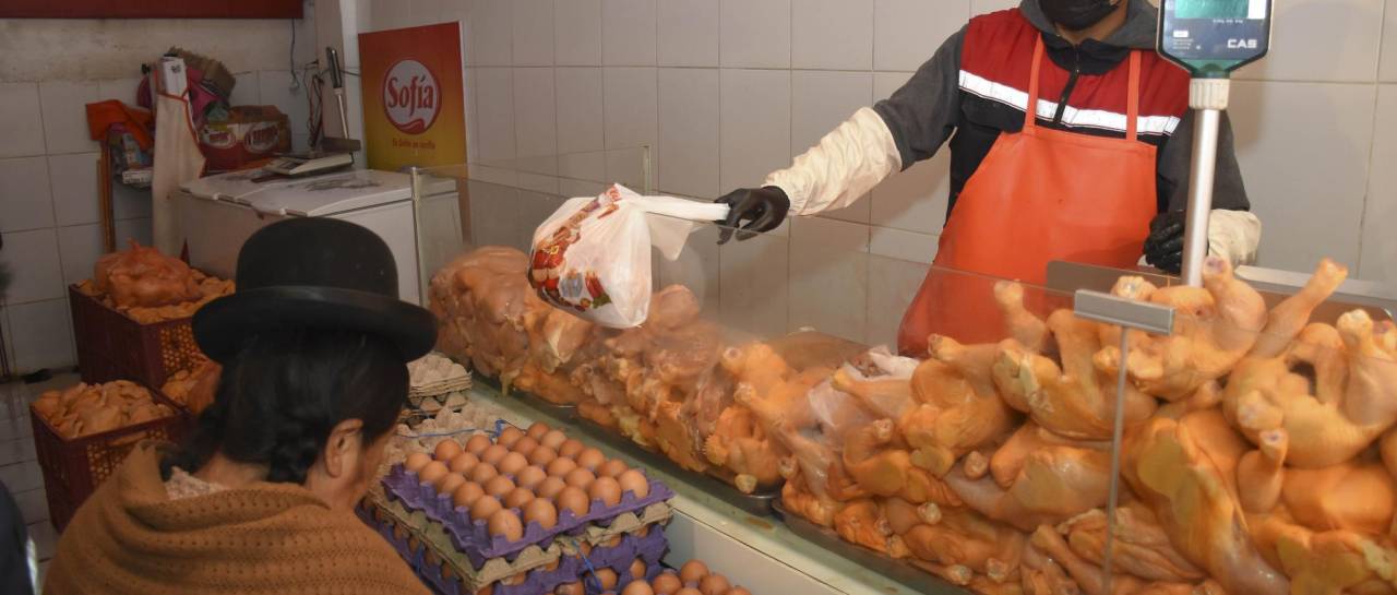 Fiestas de fin de año: ¿Cuál es el precio del kilo de pollo en mercados del eje central del país?