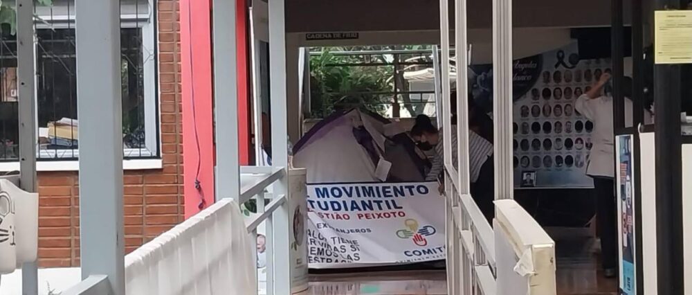 Cochabamba: Internos de medicina retoman huelga por justicia y derechos