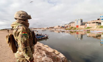 Ocho militares fallecidos y vehículos quemados en lucha contra el contrabando