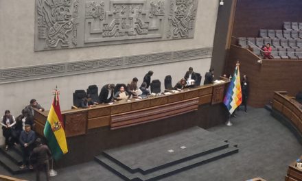 Crisis Legislativa: Falta de listas retrasa comisión de receso