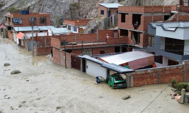 Aprehenden a dos subalcaldes de La Paz y Achocalla por el deslizamiento de mazamorra en Bajo Llojeta