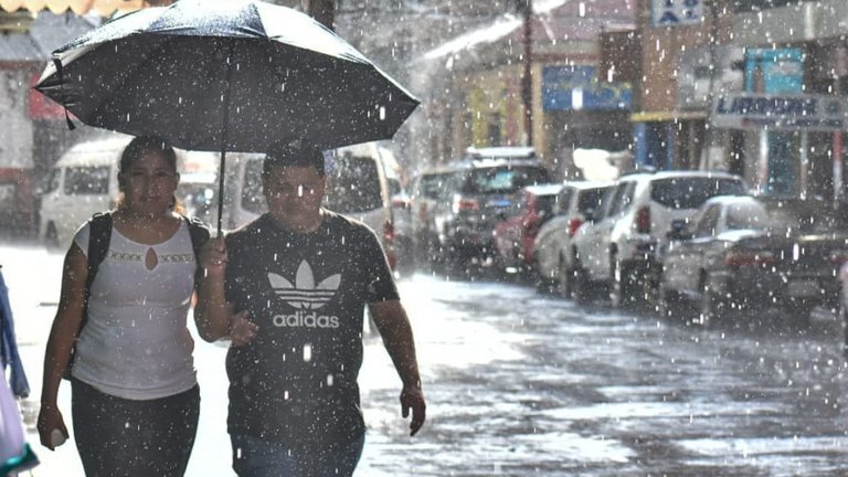 Senamhi emite alerta naranja por tormentas eléctricas en cuatro departamentos