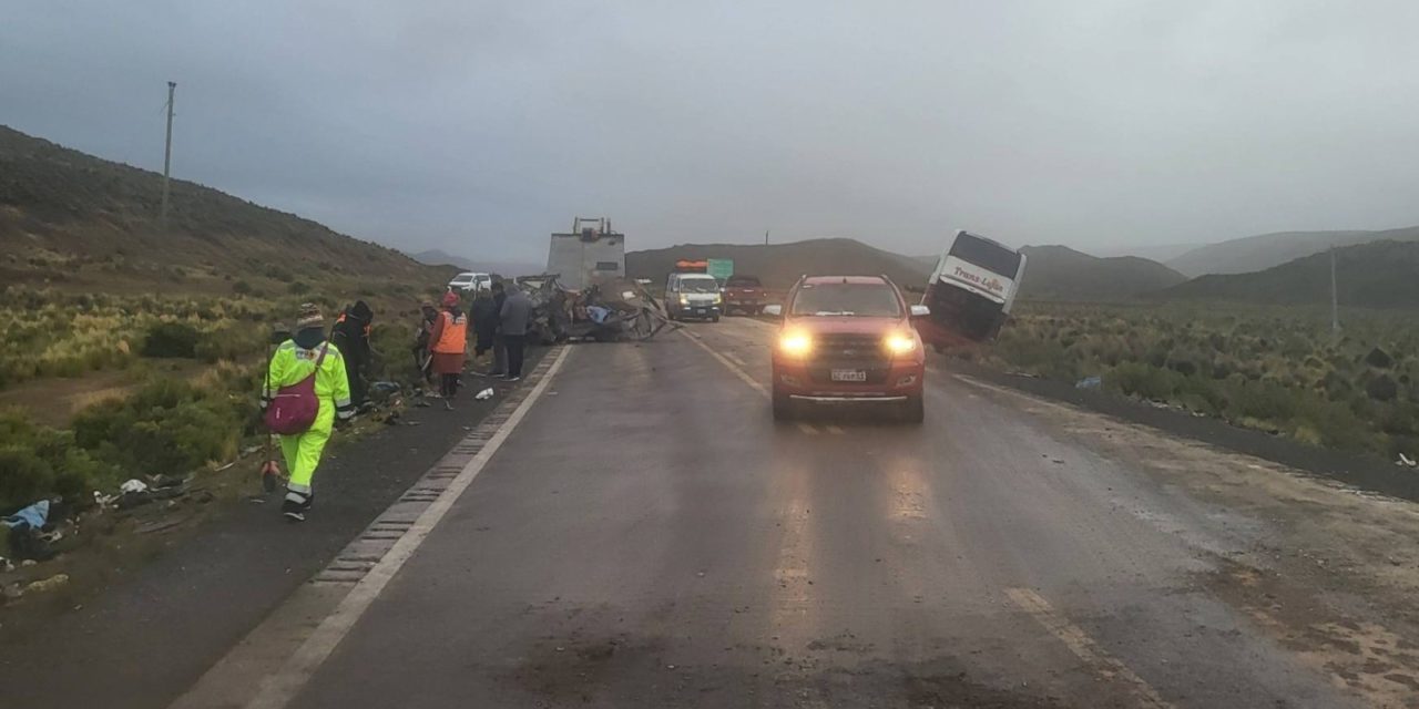 Colisión en la carretera Oruro-Pisiga deja fallecidos