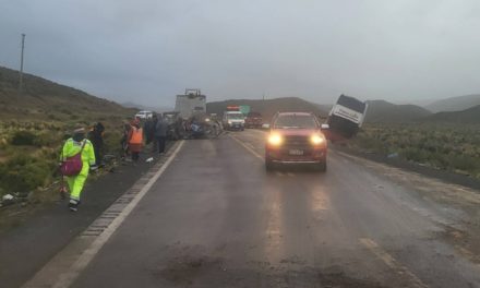 Colisión en la carretera Oruro-Pisiga deja fallecidos