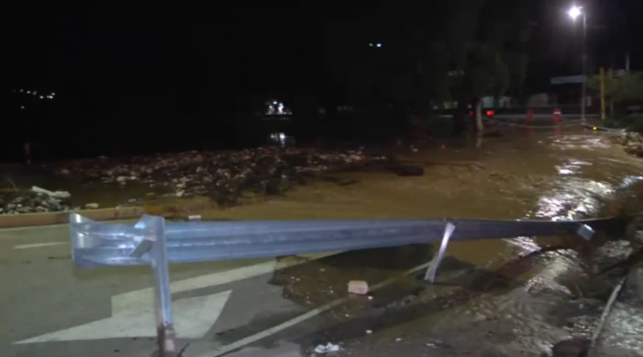 Lluvias aumentan el caudal del río Rocha y bloquean paso