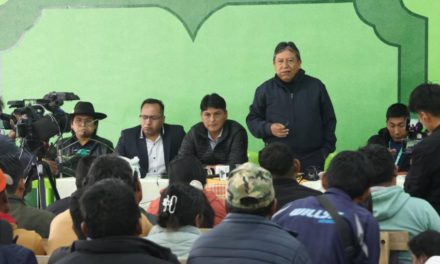 “Cuando tu Gobierno está cayéndose recién vienen a Adepcoca”: dirigente de Yungas recrimina a Choquehuanca