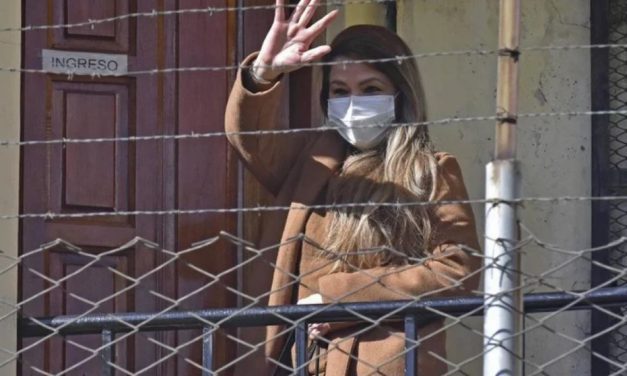 Áñez: A Evo «no le alcanzarán los días de vida para rendir cuentas de sus crímenes”