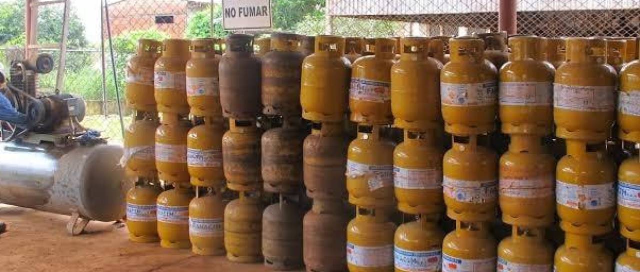 Garrafas de gas salen vía contrabando a Brasil, donde tienen un valor de Bs 159 por unidad