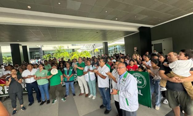 Alcaldía cruceña enfrenta recortes y protestas laborales