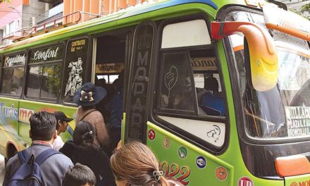 Usuarios del Valle Bajo rechazan el aumento de pasajes y exigen control en transporte