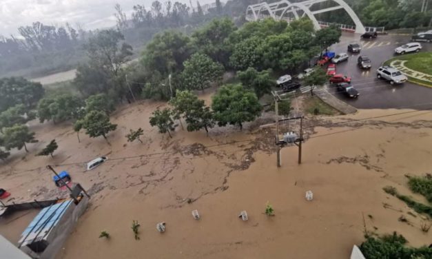 Torrenciales lluvias y granizo causan estragos en Tarija