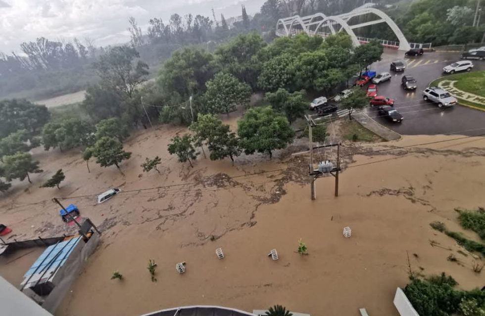 Torrenciales lluvias y granizo causan estragos en Tarija