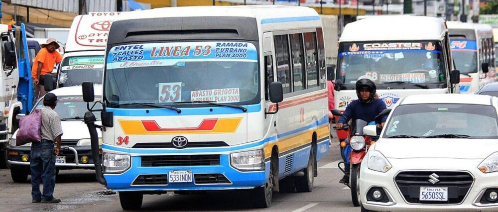 Audiencia de amparo constitucional por reordenamiento del transporte en Santa Cruz