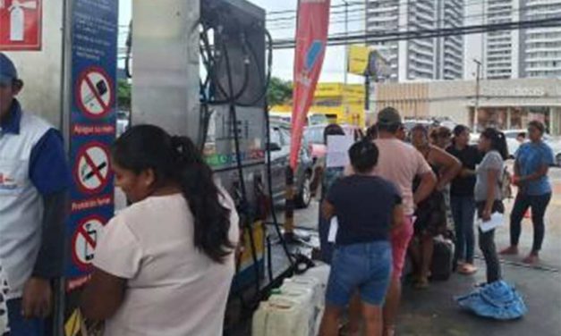 Gasolina entre Bs 10 y 20: prolifera la venta ilegal de carburantes en Santa Cruz