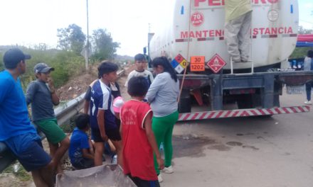 Transporte urbano bloquea cisternas; rutas alternas restablecen suministro