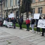 Maquinaria pesada bloquea la Alcaldía; exigen pagos desde 2020