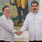El dictador Maduro ofrece su “experiencia en inteligencia” a Petro tras la denuncia de un atentado con misiles