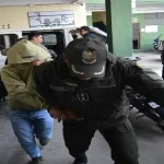 Aprehenden a cuatro policías del DACI por extorsión y robo a librecambista en La Paz