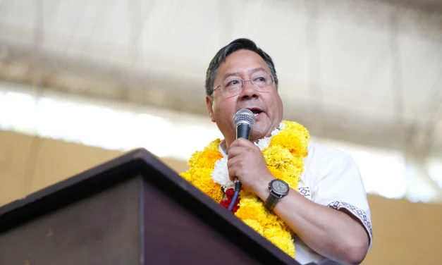 En medio de protestas contra los contratos, Arce asegura que «el tiempo del litio se nos puede escapar de las manos»