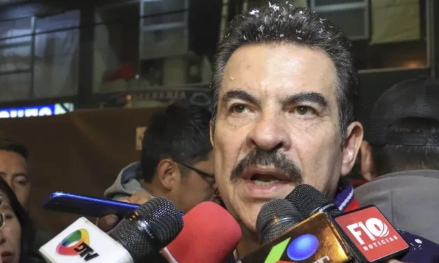 Fiscales buscan reactivar procesos contra Manfred Reyes Villa