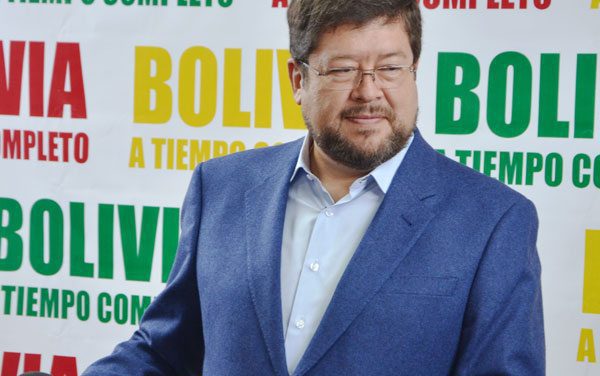 Samuel Doria Medina se presenta como la principal opción de la oposición, critica a Quiroga y Reyes Villa