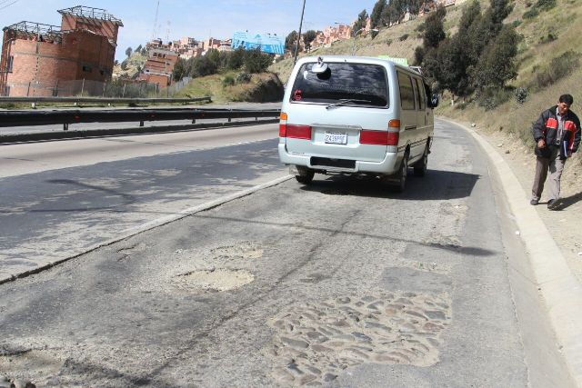 Nueva tarifa de transporte en La Paz genera malestar por cobros excesivos en rutas interciudad