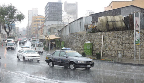 Senamhi emite alerta naranja por lluvias intensas y posible desborde de ríos en siete departamentos de Bolivia