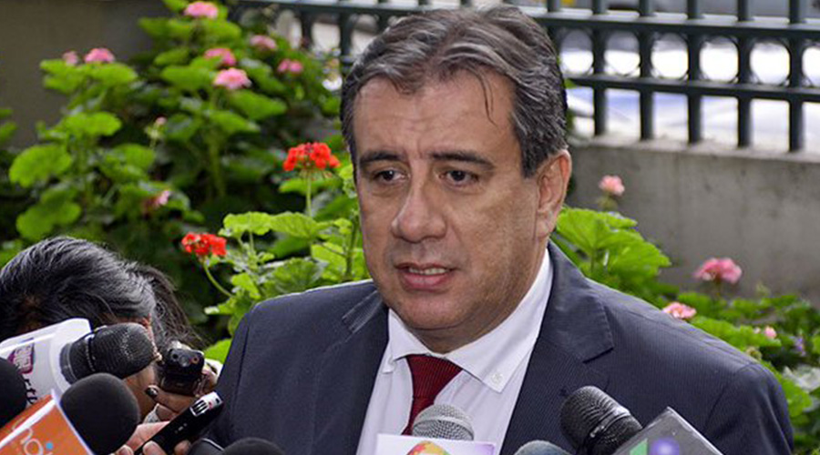 Jaime Soliz renuncia a su candidatura y refuerza alianza opositora
