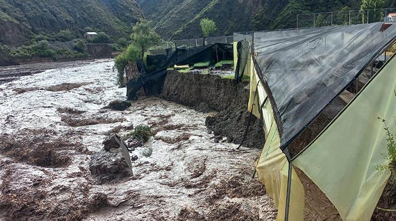 Riesgo de desbordes en 331 municipios por intensas lluvias