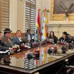 Concejo aprueba ley que congela el incremento de pasajes en La Paz