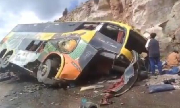 Accidente en Potosí deja 14 muertos por exceso de velocidad