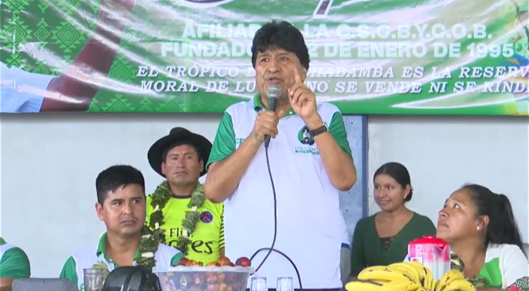 Bajo fuerte resguardo de seguridad, Evo Morales asiste a congreso de organización de mujeres