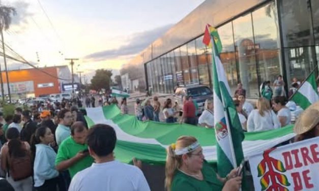 “Santa Cruz y Bolivia despertaron, esto recién comienza”; cívicos cruceños marchan, exigen combustible