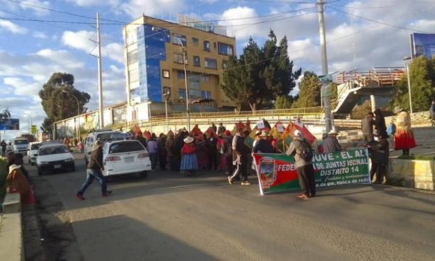 Fejuve de El Alto marcha esta mañana hacia La Paz por la crisis económica
