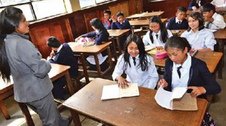 PREOCUPACIÓN POR EL NIVEL EDUCATIVO EN BOLIVIA: SOLO 3 DE CADA 100 ESTUDIANTES APROBARON MATEMÁTICA Y QUÍMICA EN UN EXAMEN DE DIAGNÓSTICO.