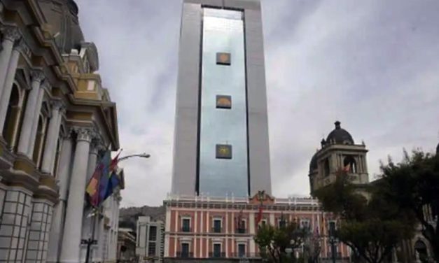 Gobierno amplía a expresidentes la invitación para el diálogo por la estabilidad de Bolivia