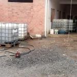 El Alto: Intervienen una casa donde se acopiaba 7 mil litros de diésel; la Policía aprehendió a dos personas