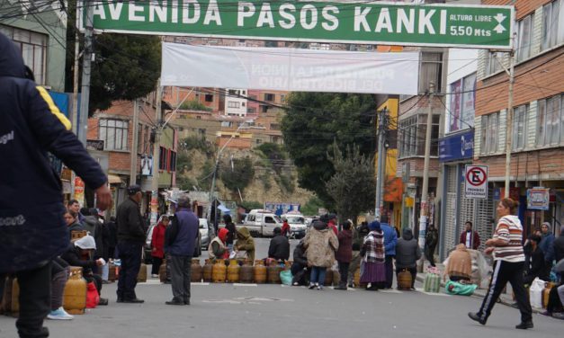 Mineros, choferes y campesinos arrinconan al Gobierno por crisis económica y de combustible
