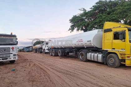 Crisis de combustible en Bolivia: Largas filas y esperas eternas