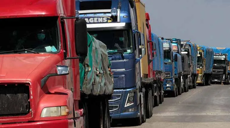 Transporte Pesado define dejar de pagar peajes e impuestos por falta de combustible