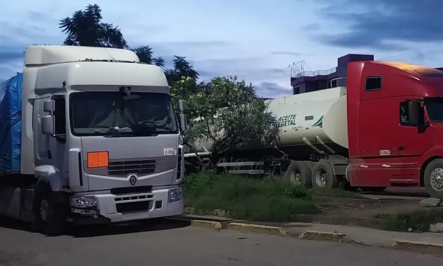 Las filas se mantienen y ya suman cuatro semanas con intermitencia en la distribución de combustible