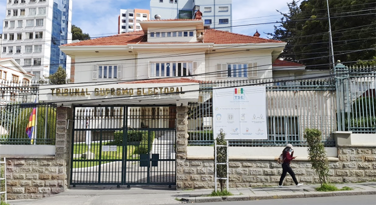 TSE definirá participación indígena y situación de partidos