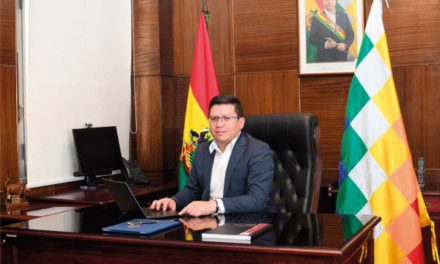 Cusicanqui atribuye proyecciones del FMI y BM al “bloqueo” de créditos y apunta a “bancadas” de Tuto, Samuel y Manfred
