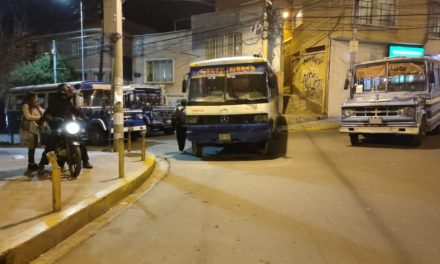 ¿Qué pasa con el transporte en La Paz? Arias impulsa una mesa de diálogo y los choferes suspenden los bloqueos, pero van a vigilia