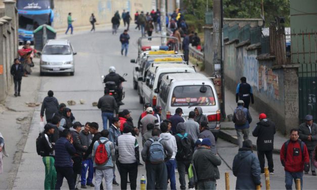 Esta tarde choferes definirán si el paro continuará el fin de semana