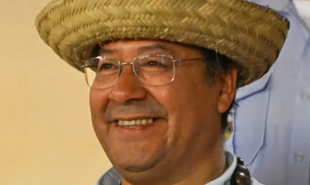 Arce dice que la “derecha” eleva precios de productos y del dólar para “poner a toda la población contra el Gobierno”