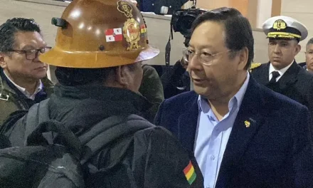 Gobierno y mineros firman acuerdo tras 19 demandas