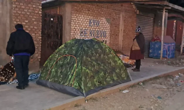 Vecinos de K’ara K’ara bloquean ingreso de basura al botadero