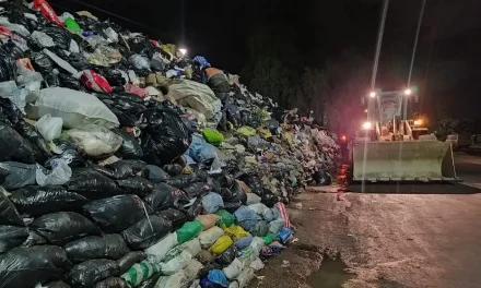 Manfred apunta a ‘gente mala’ detrás del lío de la basura; asegura fin del problema