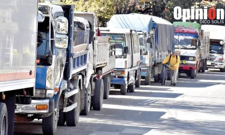Ministro: YPFB opera al límite y no tiene combustible almacenado